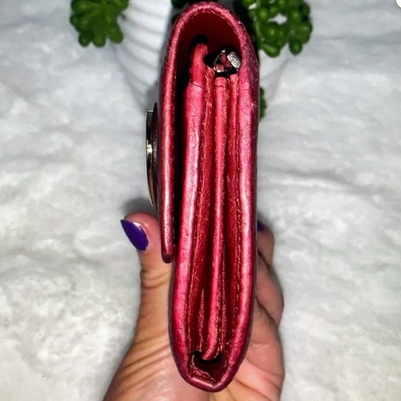 GUCCI RED GUCCISSIMA LEATHER LOVELY HEART CONTINENTAL WALLET ON CHAIN. - Picture 7 of 13